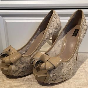 Joan & David Platform Peeptoe Beige Heels Size 7.5